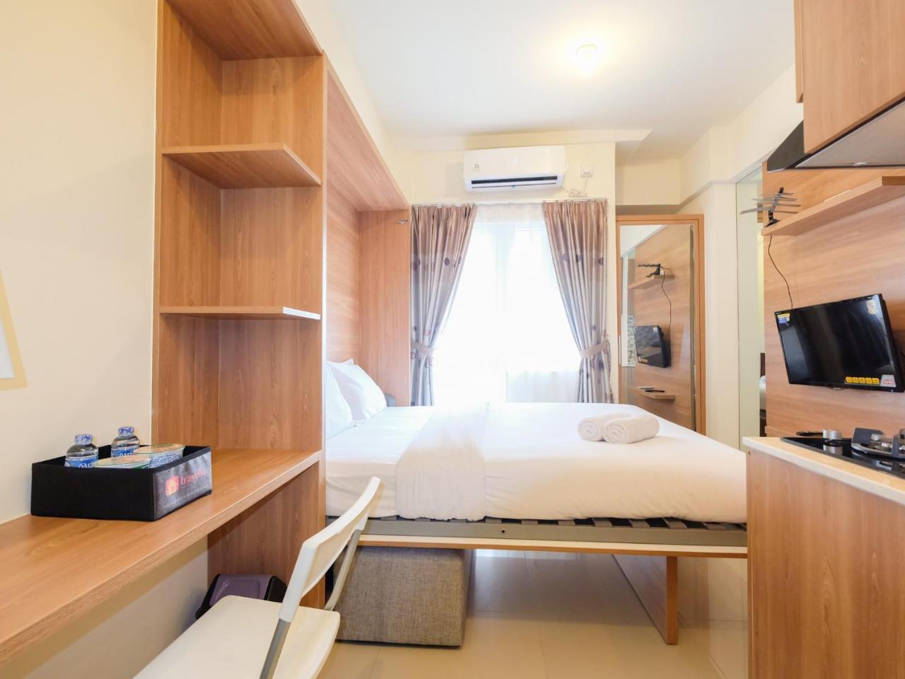 Modern Studio At Green Pramuka City Apartment Near To Shopping Center By Travelio Джакарта Екстер'єр фото