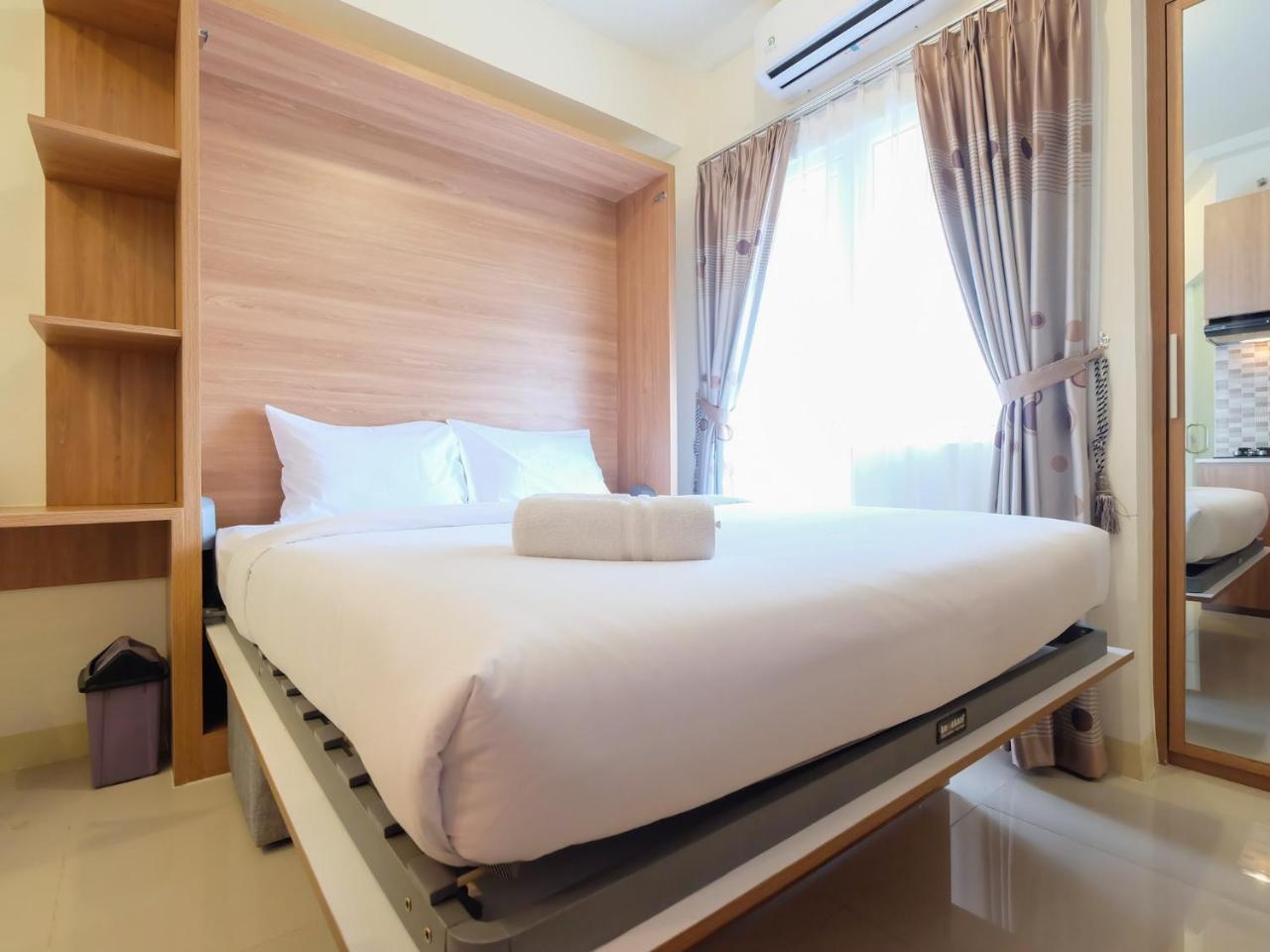 Modern Studio At Green Pramuka City Apartment Near To Shopping Center By Travelio Джакарта Екстер'єр фото