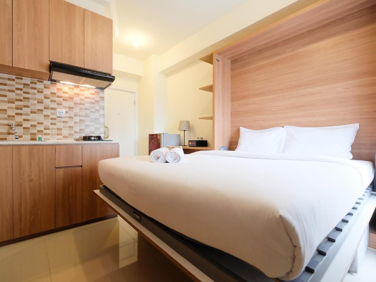 Modern Studio At Green Pramuka City Apartment Near To Shopping Center By Travelio Джакарта Екстер'єр фото