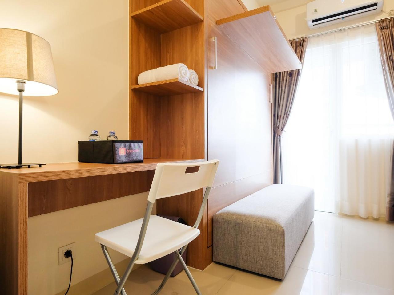 Modern Studio At Green Pramuka City Apartment Near To Shopping Center By Travelio Джакарта Екстер'єр фото