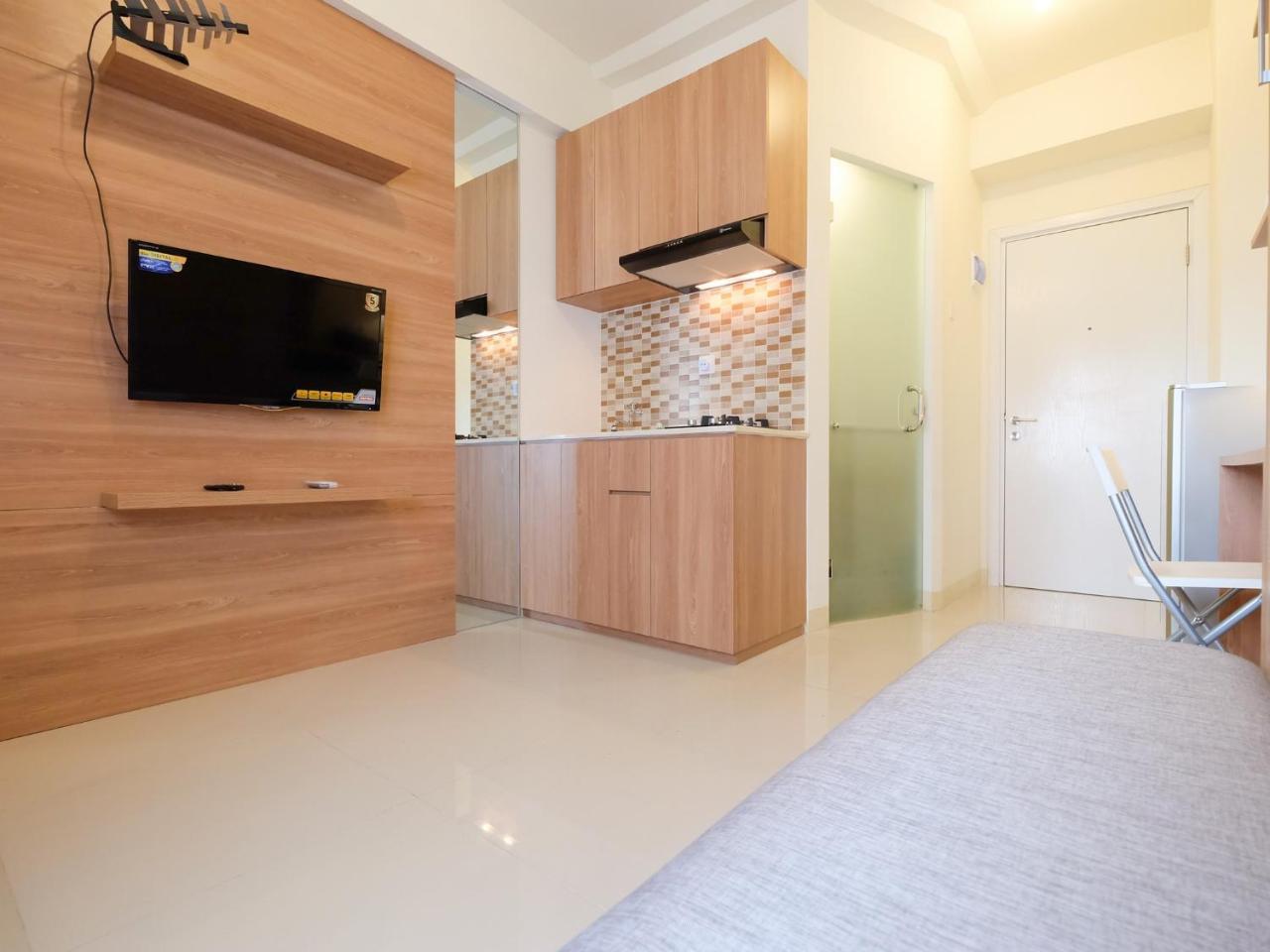 Modern Studio At Green Pramuka City Apartment Near To Shopping Center By Travelio Джакарта Екстер'єр фото